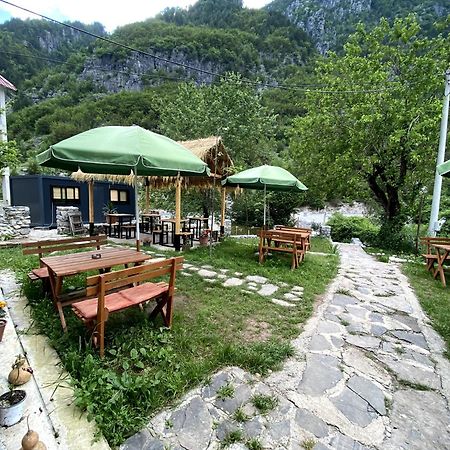 Guesthouse Kujtimi Тети Экстерьер фото