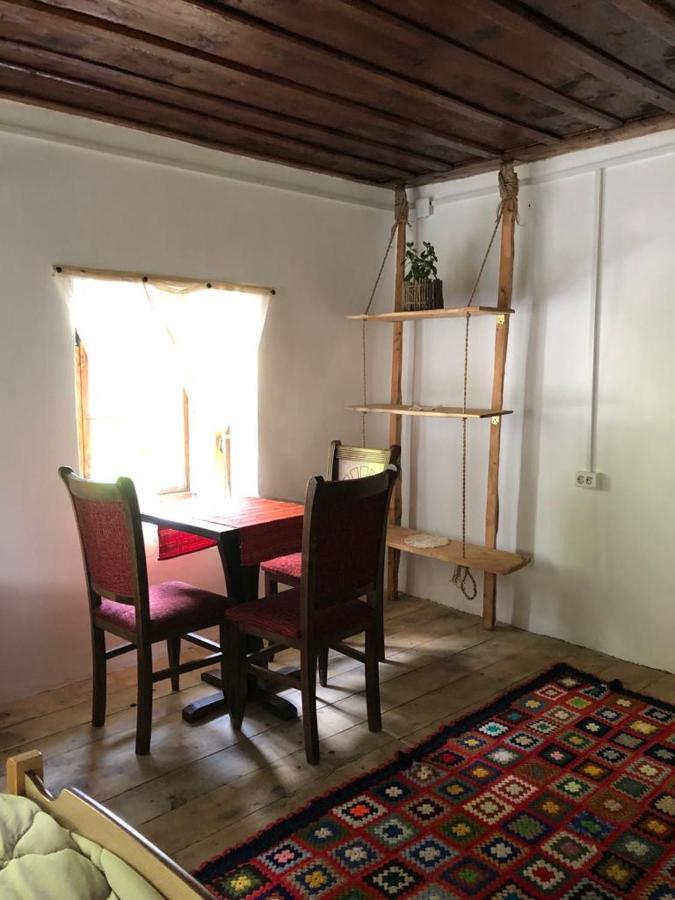 Guesthouse Kujtimi Тети Экстерьер фото