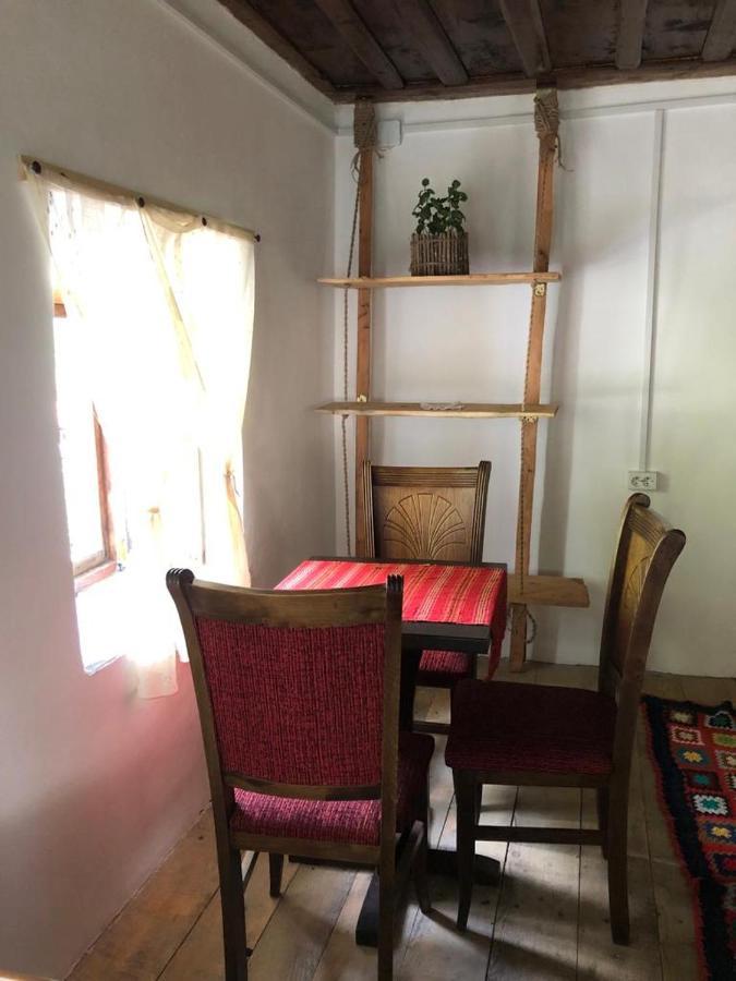 Guesthouse Kujtimi Тети Экстерьер фото