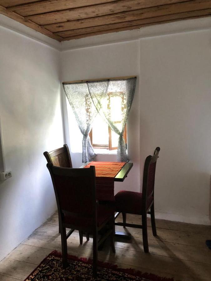 Guesthouse Kujtimi Тети Экстерьер фото