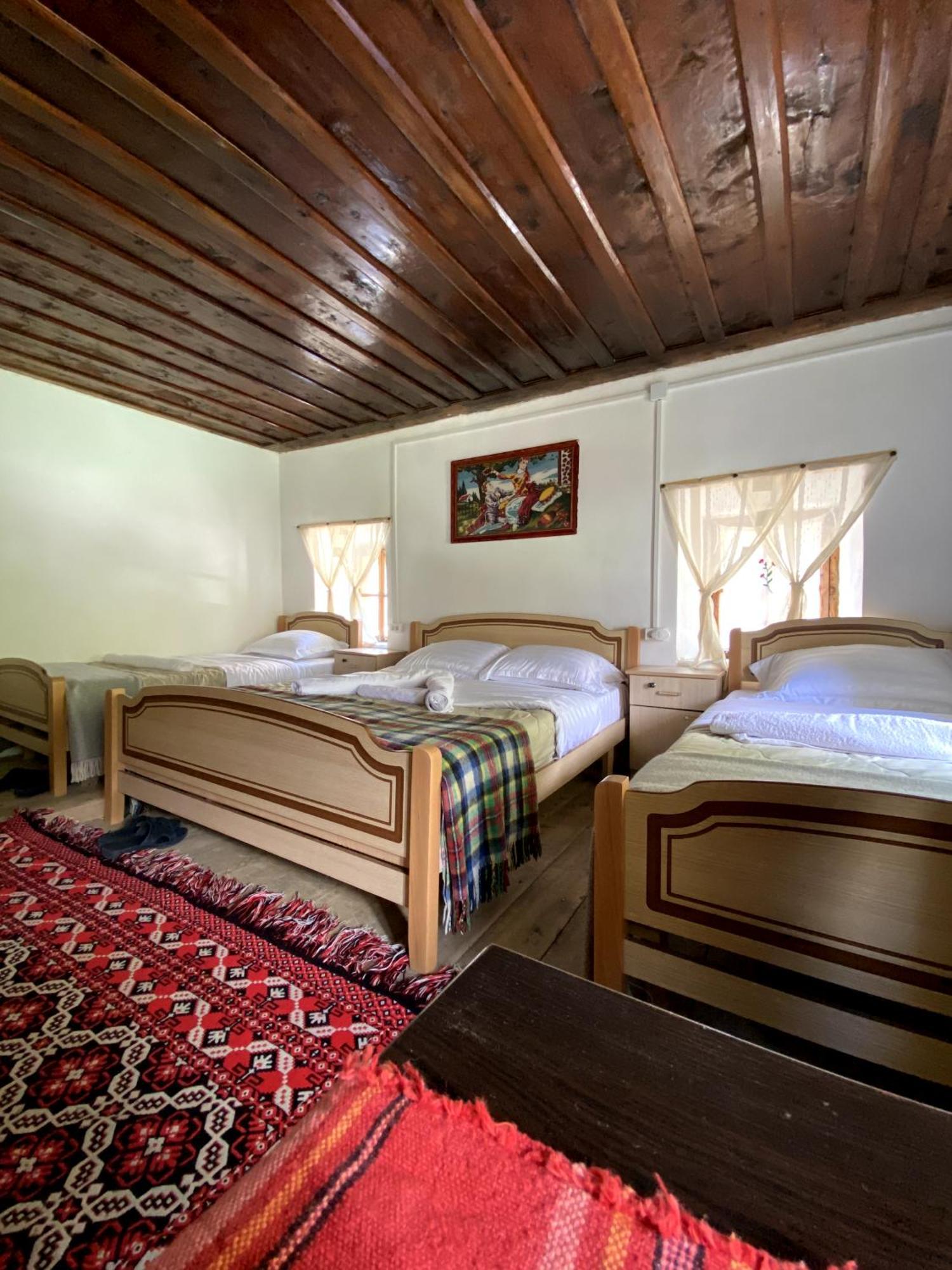 Guesthouse Kujtimi Тети Экстерьер фото
